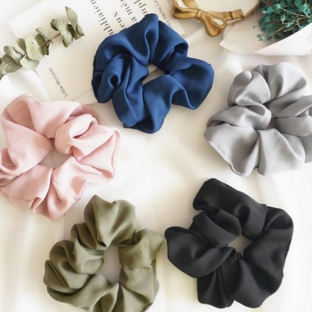 Scrunchies 2 for 5$